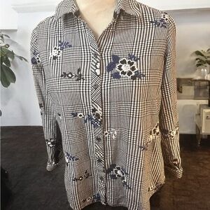 Foxcroft Black and White Embroidered Flower Print Blouse